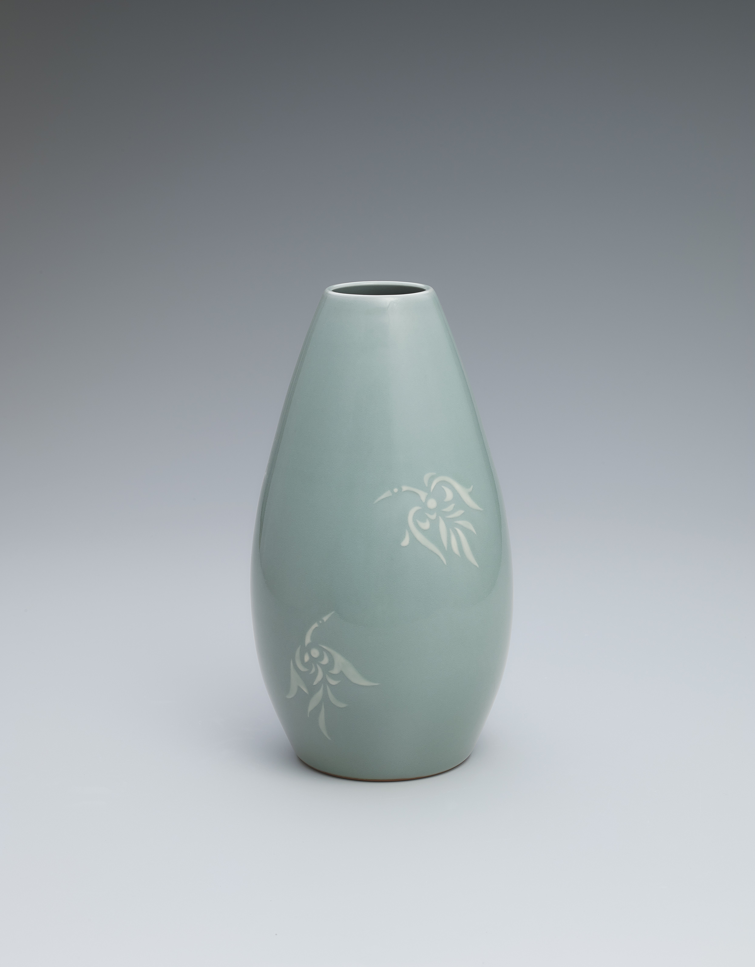 青瓷鶴紋花瓶